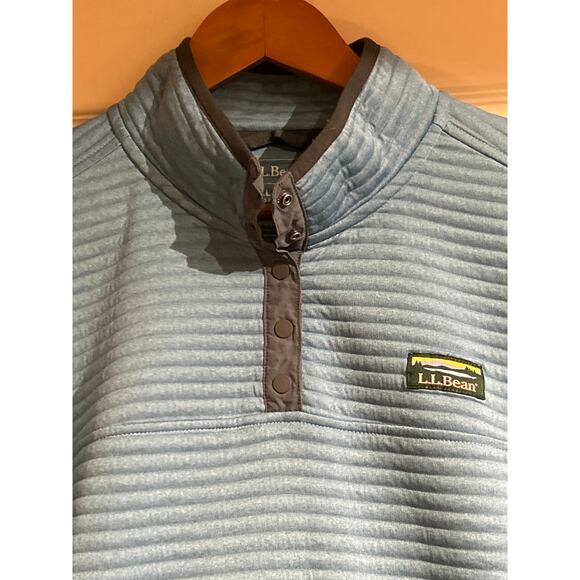 LL Bean Half Button Collar with Pocket Front Pouch - Picture 3 of 6